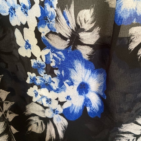 Torrid Hawaiian chiffon Scherer pop over top front pocket - Picture 5 of 5